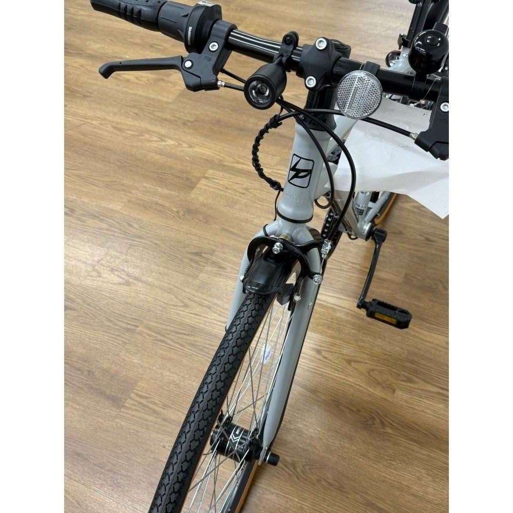 SOUTHERNPORT 27型クロスバイク 外装6段オートライト クールグレー