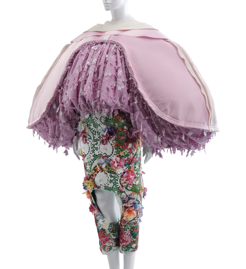 LOVE ファッション─私を着がえるとき Love Fashion : In Search of