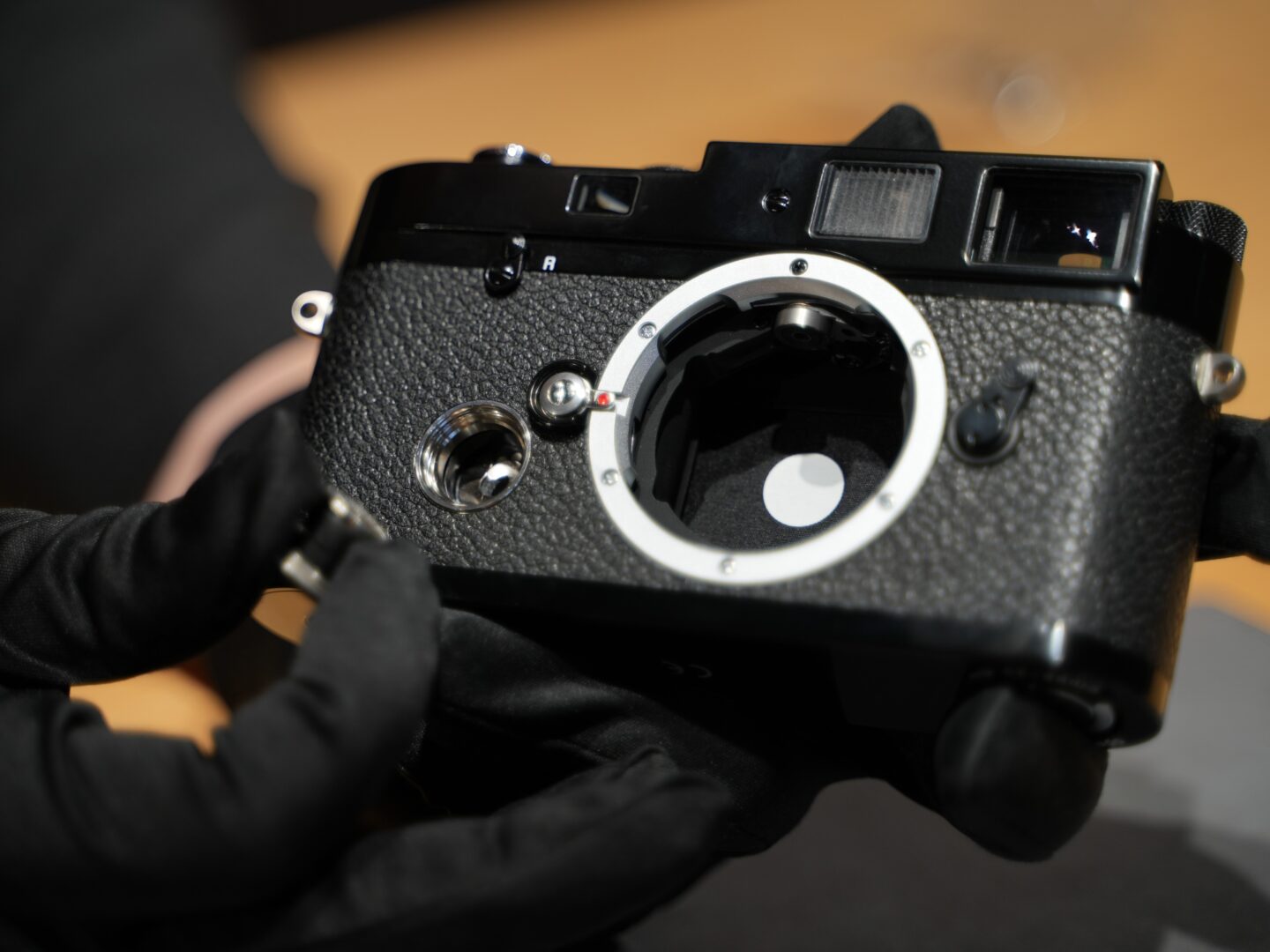 新宿 北村写真機店のカウンターで、お薦めライカを味わい尽くす｜Vol