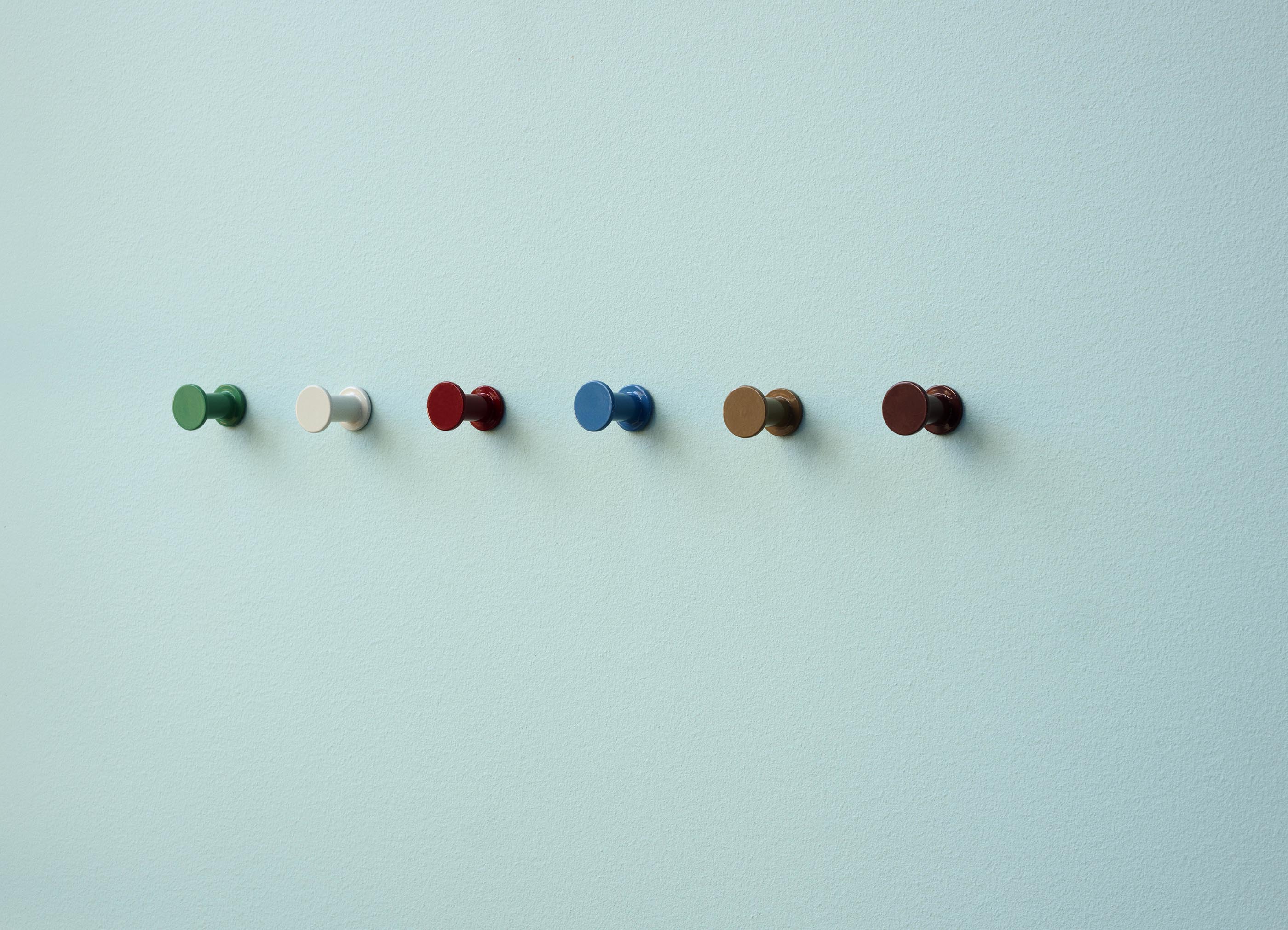 BOLT HOOK SET OF 2｜北欧デンマーク インテリアブランドの通販サイト