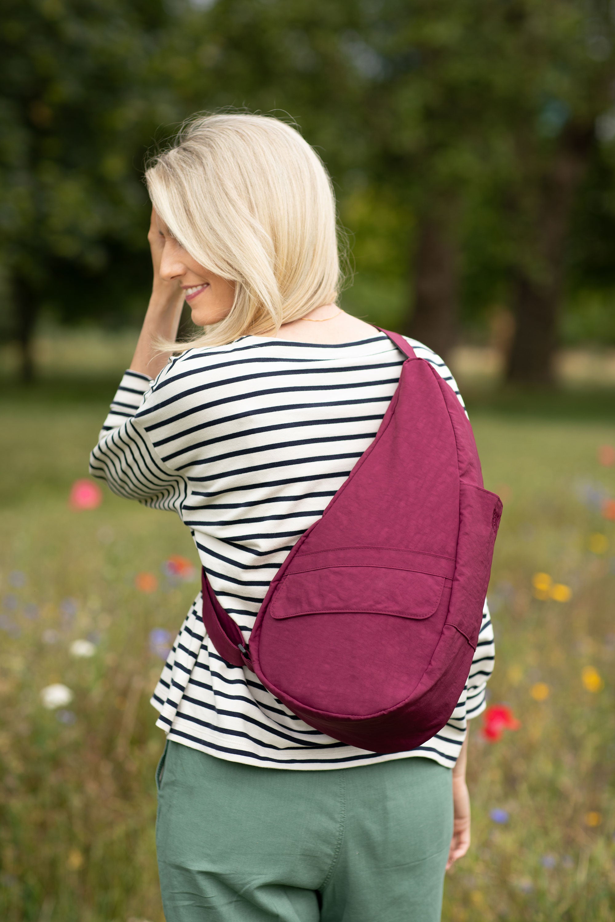 ヘルシーバックバッグ テクスチャードナイロン Sサイズ ルビー - 軽量