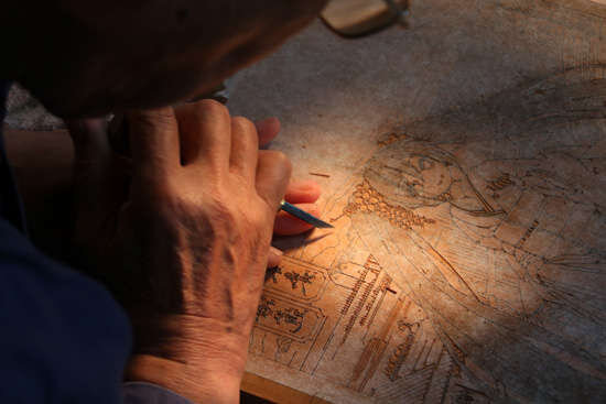 初音ミクが浮世絵木版画に！ 1mm未満の線画も表現…使用木版は21版、摺