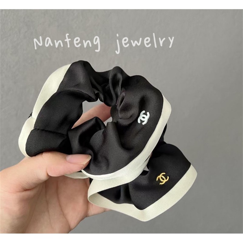 CHANEL レディースブランド ヘア飾り シャネル ヘアゴム シュシュ 黒白