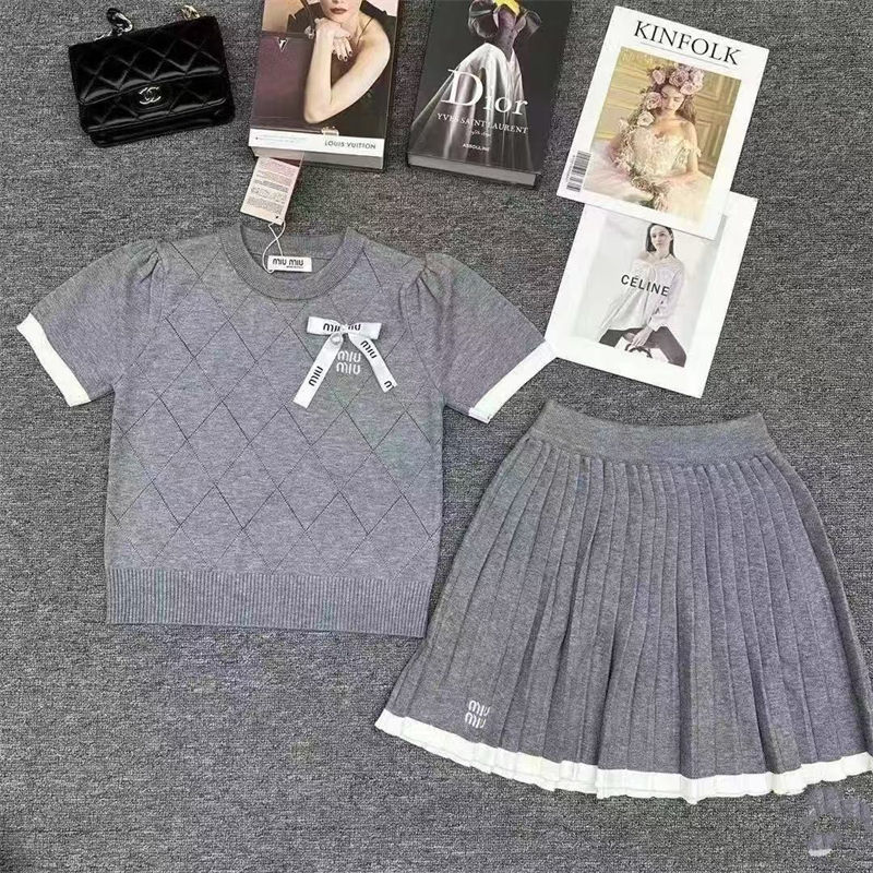 ミュウミュウ MiuMiuブランドセットアップ サマーニット レディース