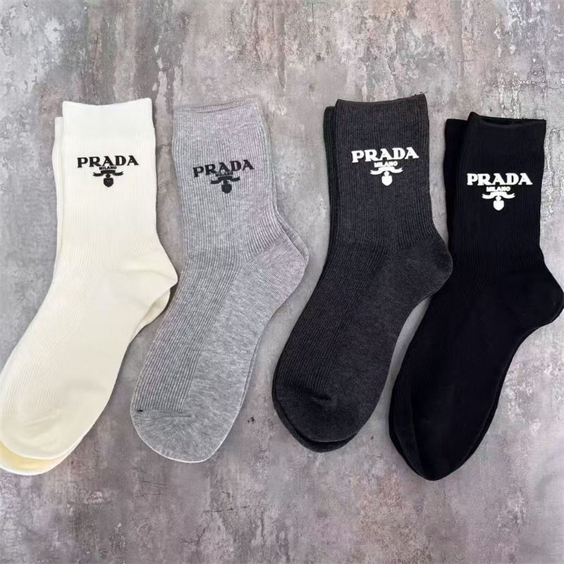 Prada プラダレディース向け 靴下 かわいいブランド ストッキング