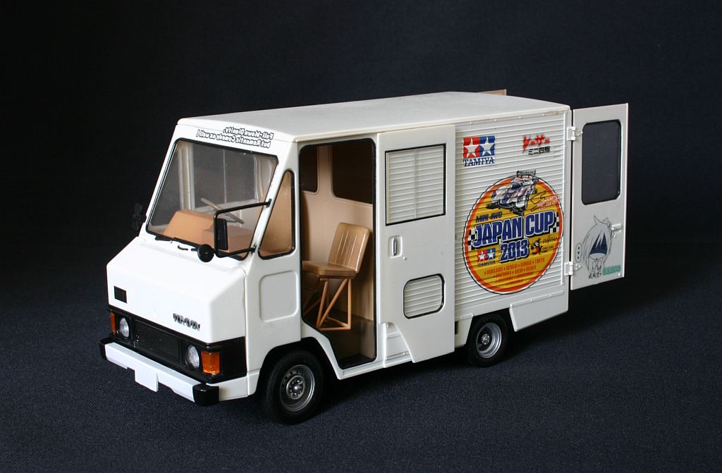 トヨタ ハイエース クイックデリバリーを痛車にしてみた (タミヤ 1/24