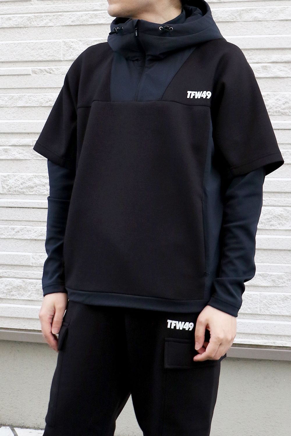 TFW49 - CARDBOARD MATERIAL SHORT SLEEVE HOODIE / カードボード