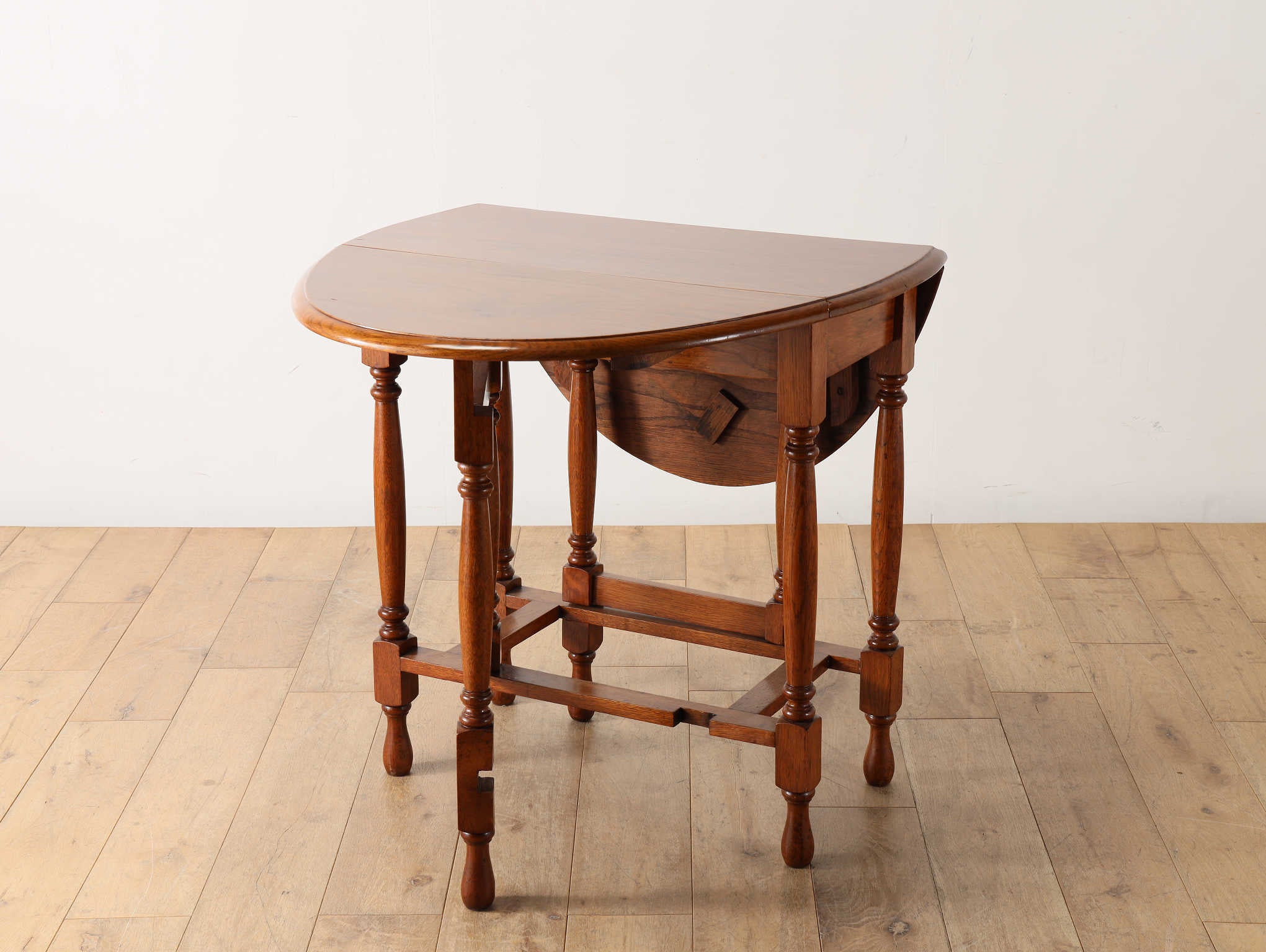 ゲートレッグテーブル | ロイズ・アンティークス | ヨーロッパの