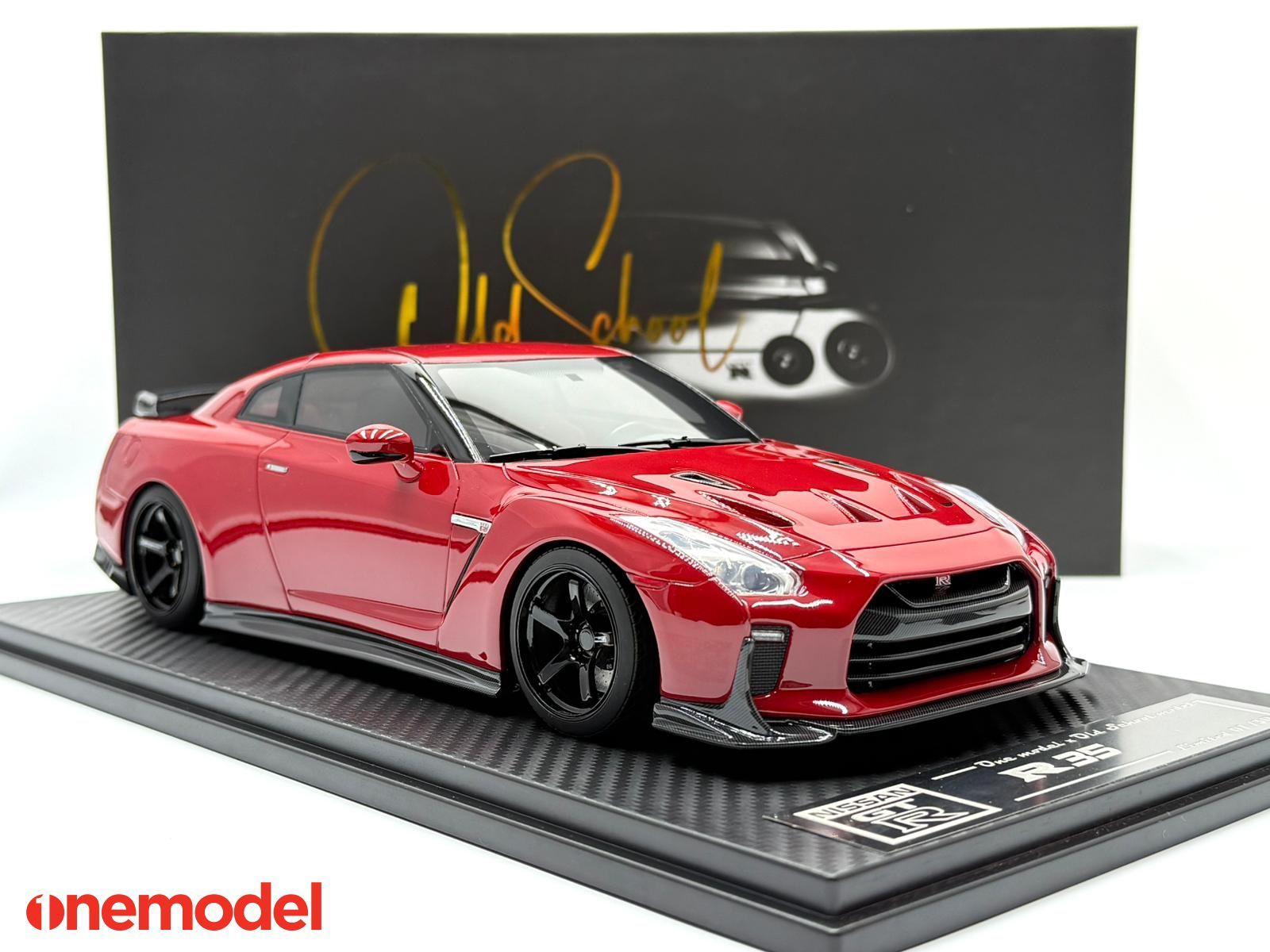 One Model 1:18 Nissan GT-R R35 Custom Edition in Passion Red