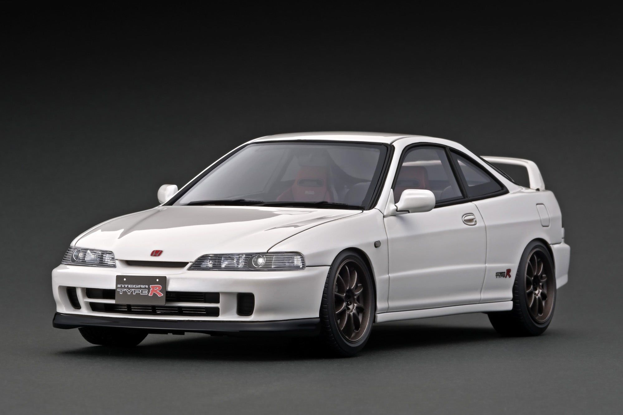 Ignition Model 1:18 Honda Integra (DC2) Type-R in Pearl White with