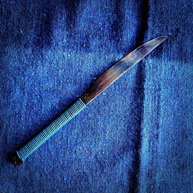 ナチュラルな焼き色です！ 鉄釘ペーパーナイフ革紐巻 05(ブルー)