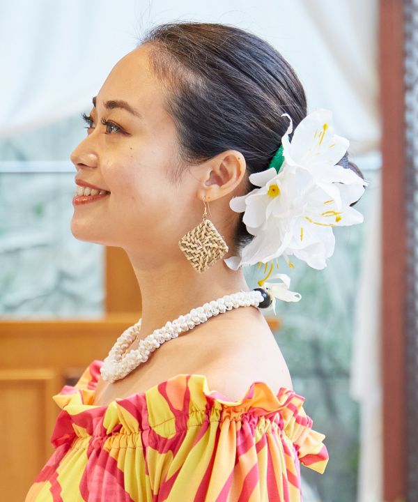 マウナロア【Maunaloa】|フラダンス衣装の専門店|リリークリップ