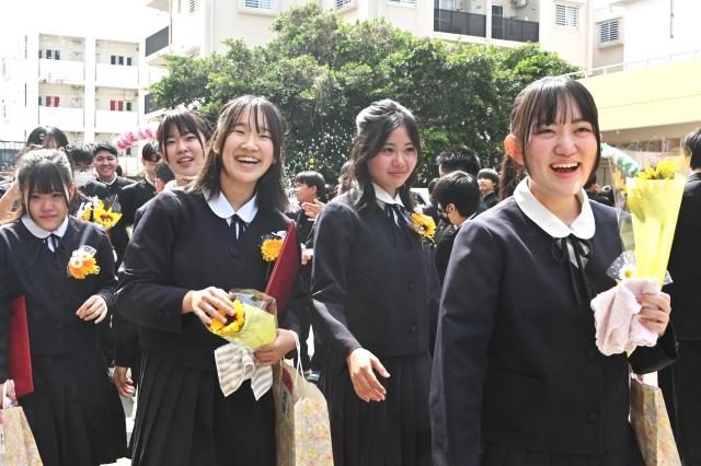 思い出の学びや巣立つ – 宮古毎日新聞社ホームページ -宮古島の最新