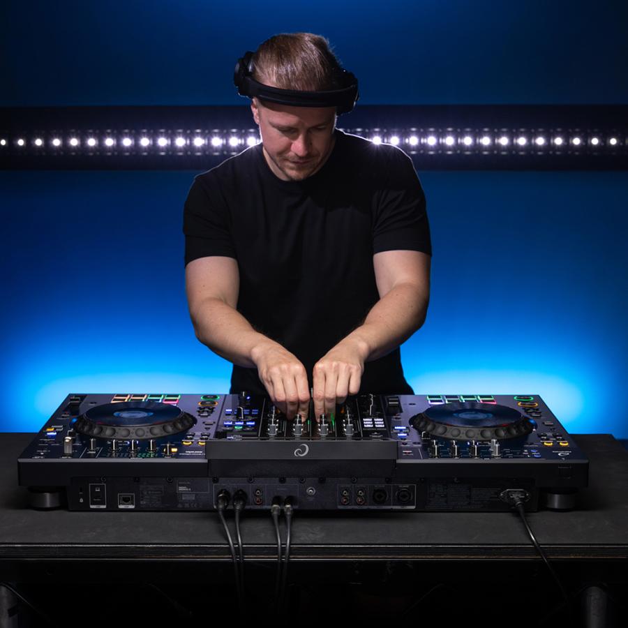 AlphaTheta オールインワンDJシステム XDJ-AZ + ヘッドホン HDJ-CUE1 +