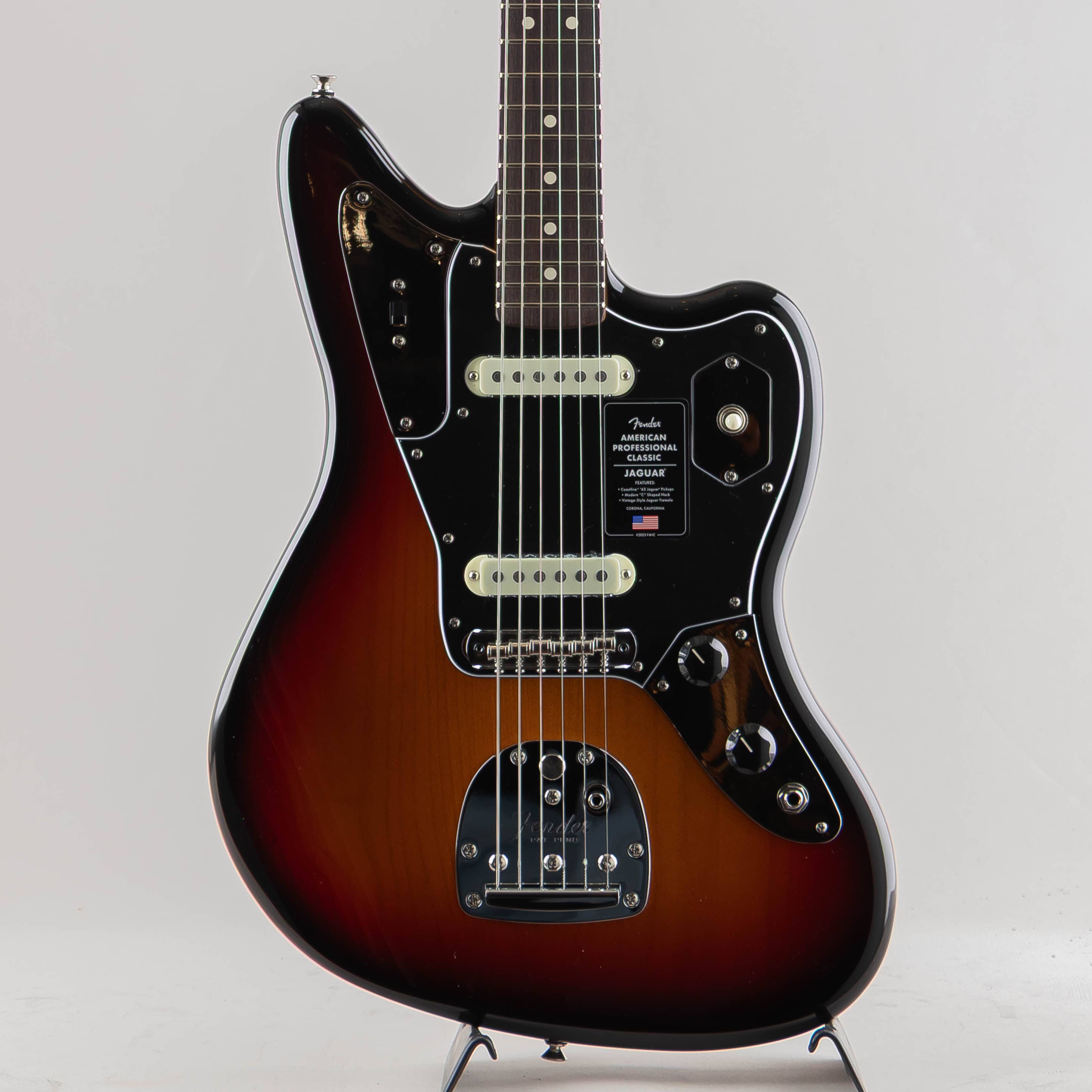 American Professional Classic Jaguar /3-Color Sunburst/Rosewood
