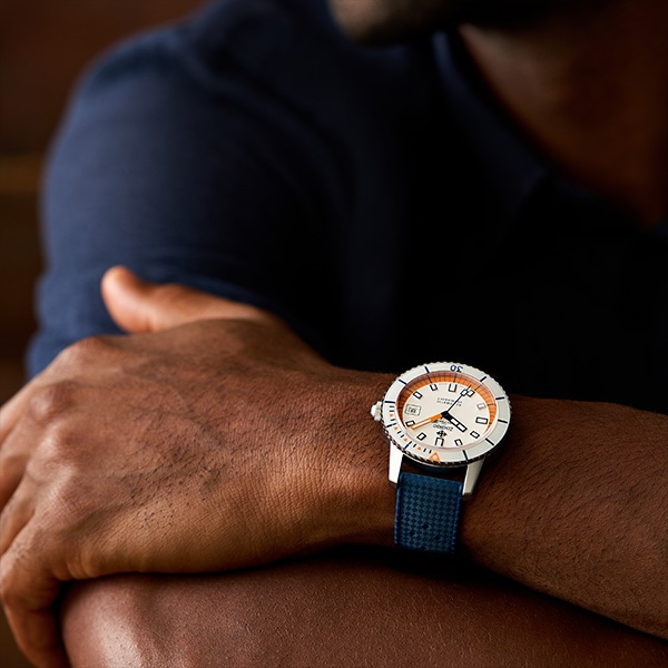 Zodiac COMPRESSION ZO9270 自動巻 メンズ(ホワイト/オレンジ): Zodiac