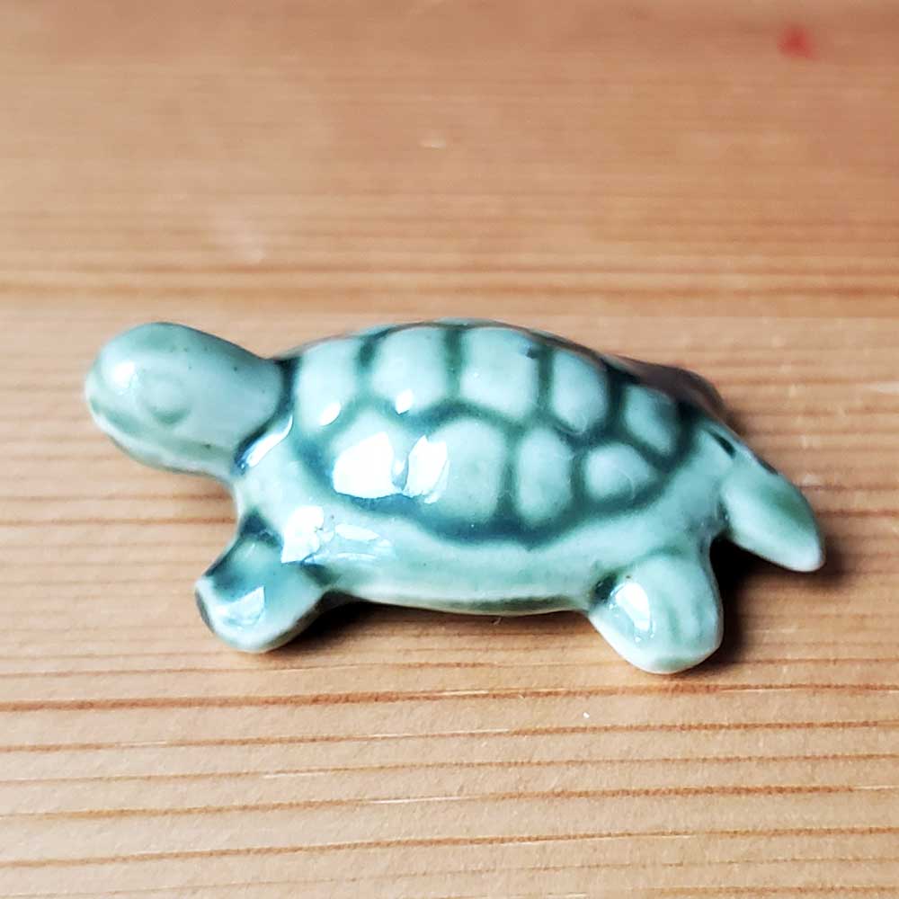 添配や盆景に【ミニチュア 緑亀（みどりがめ） 幅3．5cm】かめ