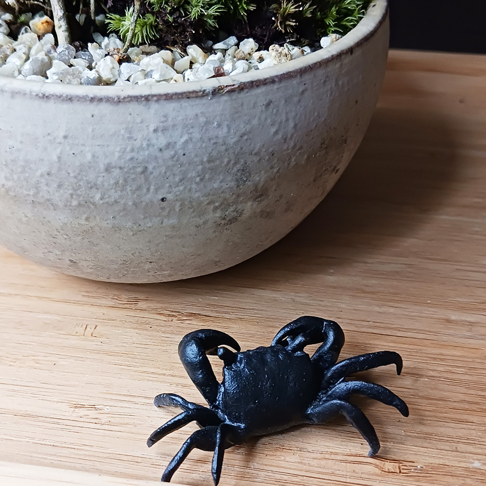 ミニチュア 添配 盆景 蝋型鋳物 銅製 蟹（カニ）黒 中サイズ オブジェ