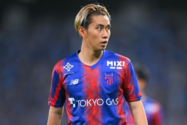 FC東京のMF荒木遼太郎がよく行く街は？ 話題を集めた“青メッシュ”にも