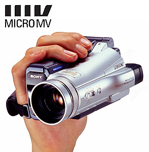 News and Information 新開発の総画素数211万画素※1CCDおよび