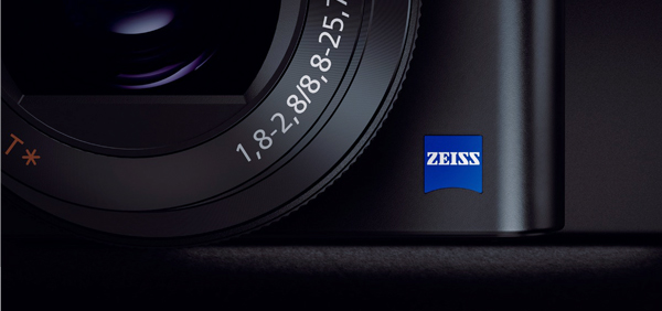 RX100IV(DSC-RX100M4) 特長 : 高精細に進化したファインダーと明るい大