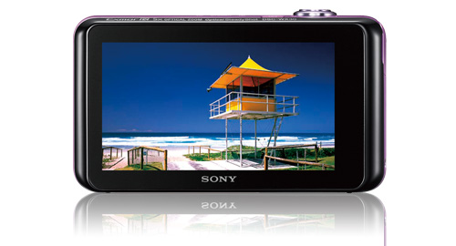 DSC-WX30 特長 : 高感度CMOSセンサー＆薄くても大迫力ズーム