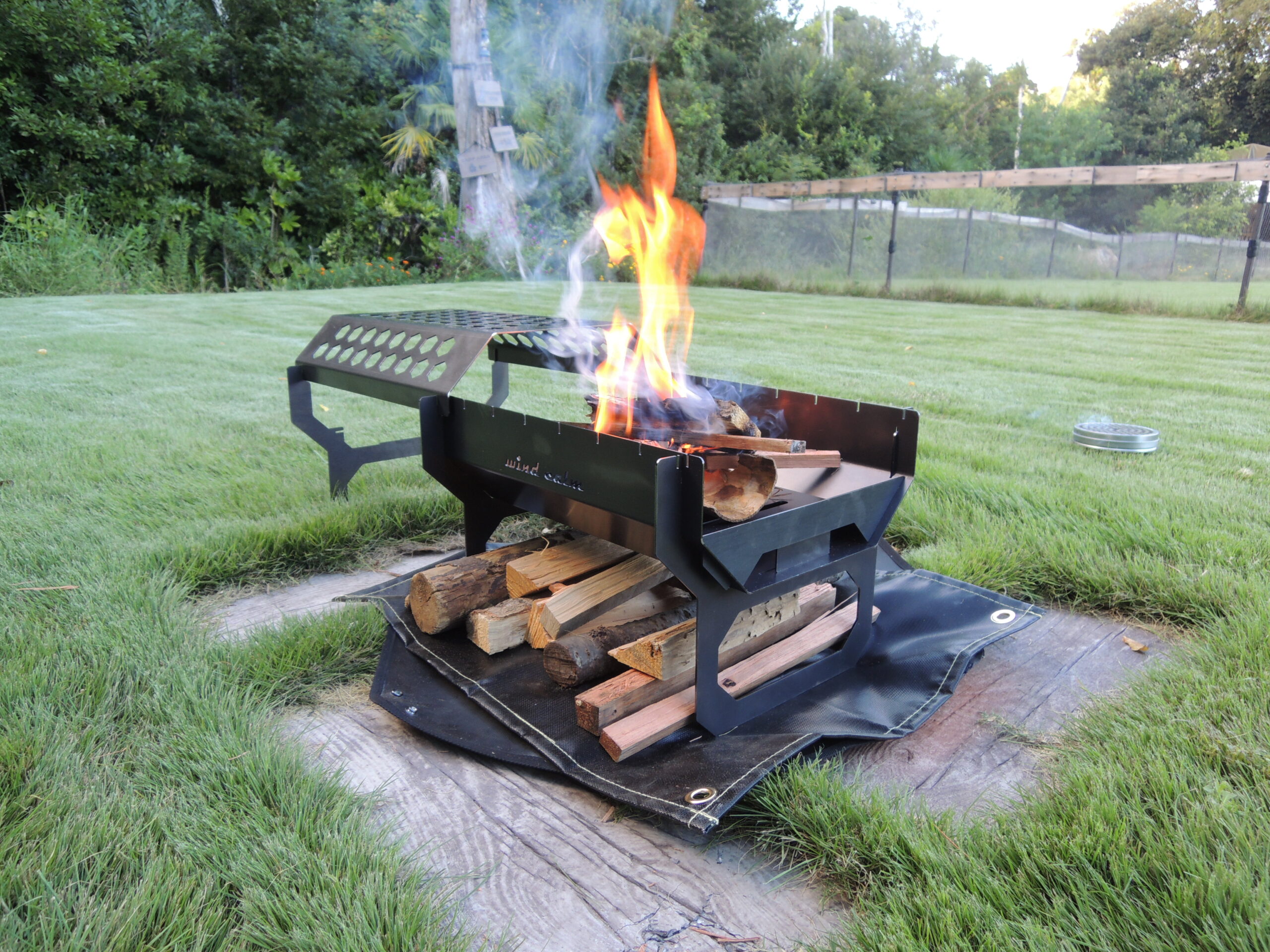 monarch fire base 真鍮×ステンレスのワンタッチ焚き火台 モナーク