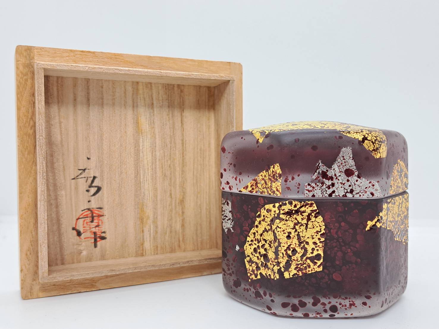 藤田喬平 手吹 飾小筥 『奈良』 | 新栄堂