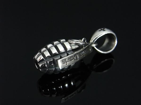 HAND GRANDADE PENDANT/Justin Davis（ジャスティンデイビス） - DEFI