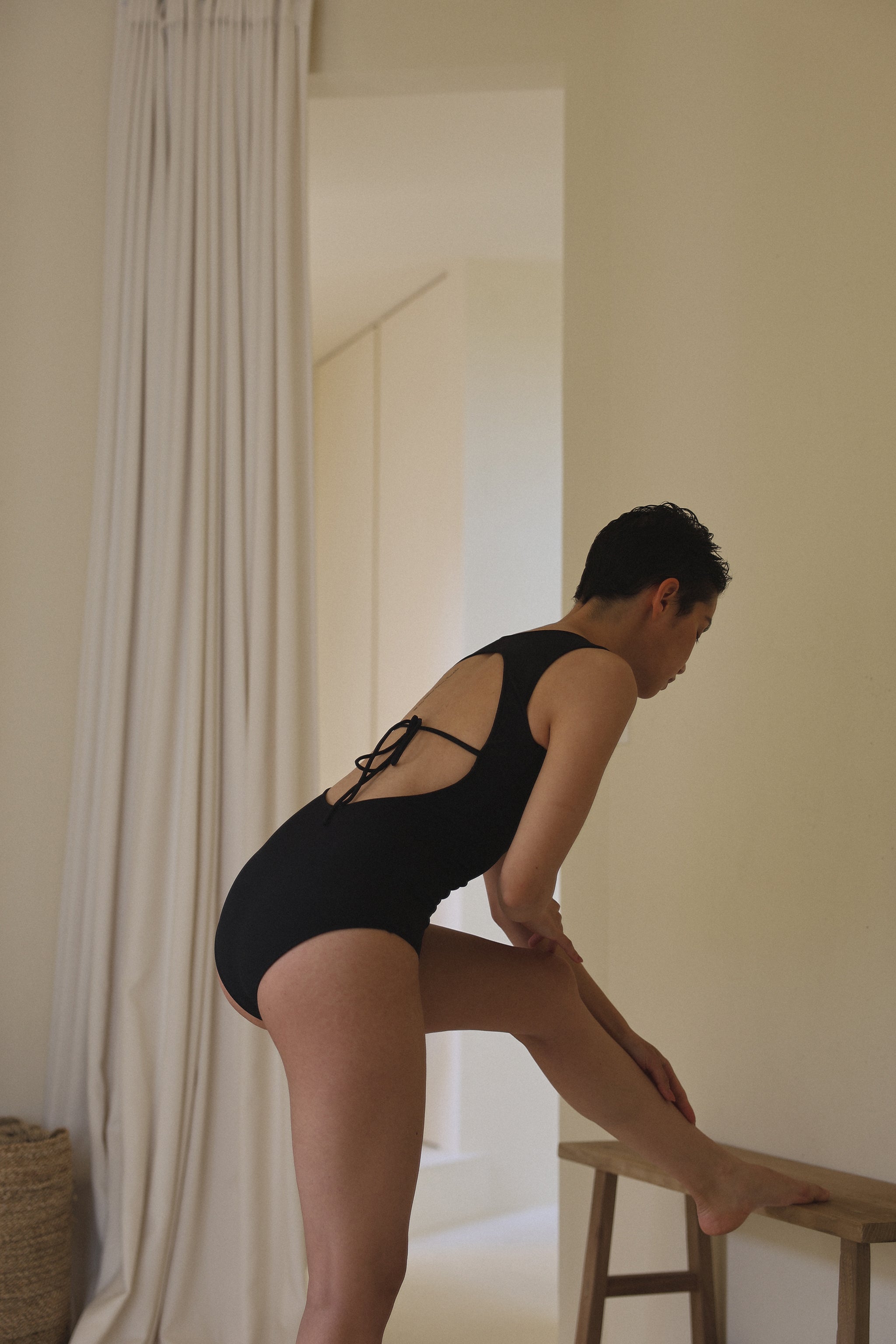 SWELLY バックオープンタンクワンピース水着 BLACKMOON 大人シンプル