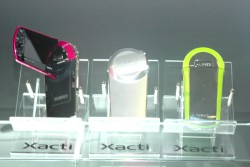 三洋、世界最小・最軽量のフルHDビデオカメラ“Xacti”「DMX-CS1」を発売