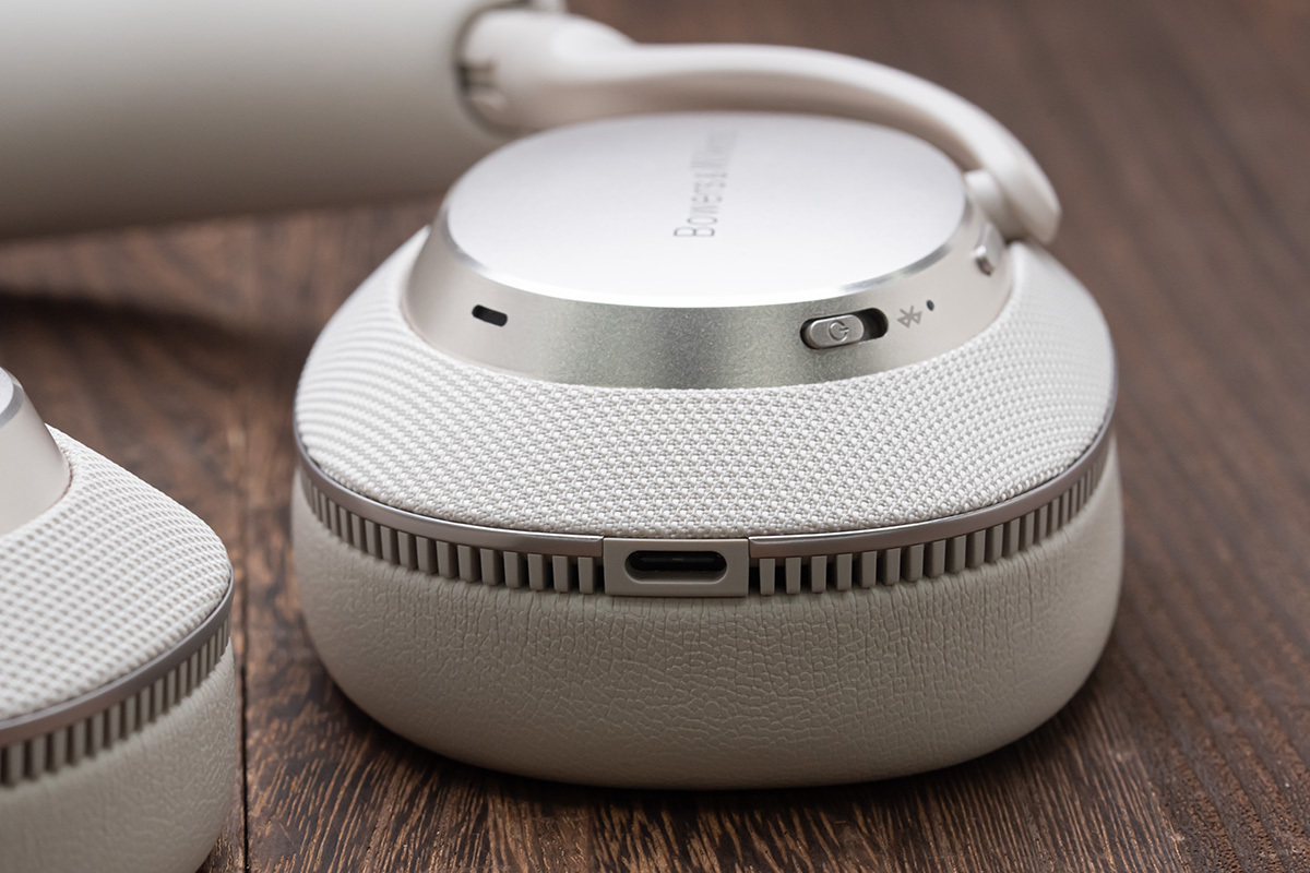 ワイヤレスヘッドホンの音も遂にここまで来たか」。Bowers & Wilkinsの