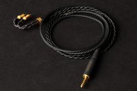 WAGNUS. 、雪の結晶を思わせる “スーパーフラット” なイヤホンケーブル