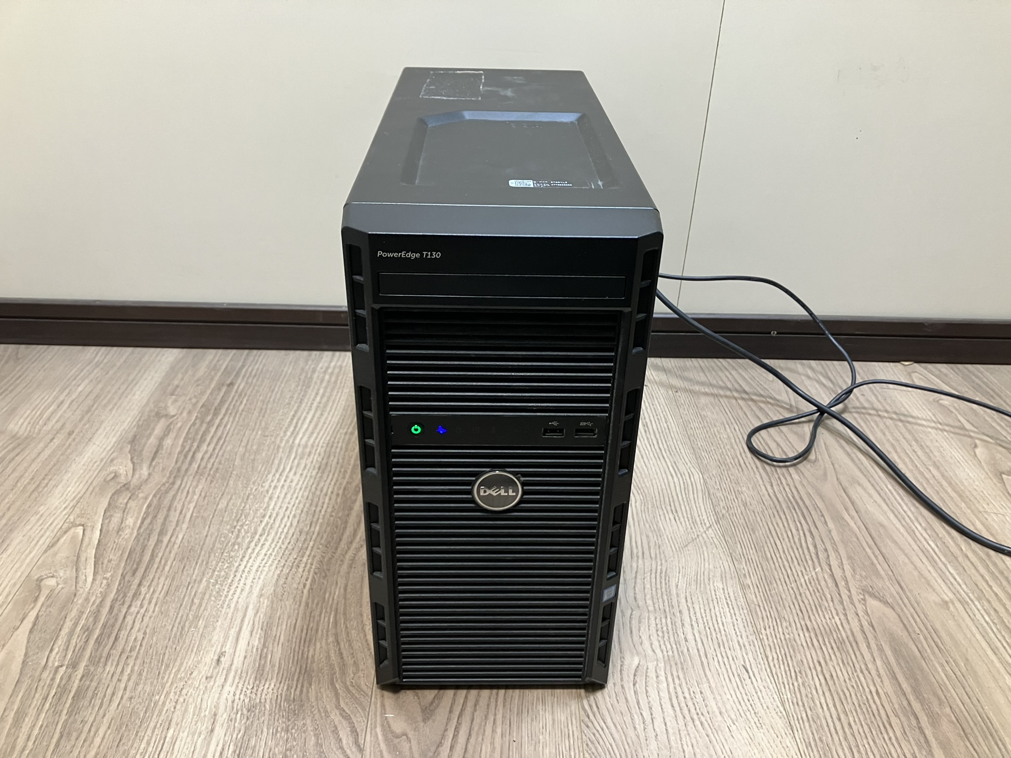 DELL デル サーバー PowerEdge T130 Xeon 通電確認済み OSなし モニタ