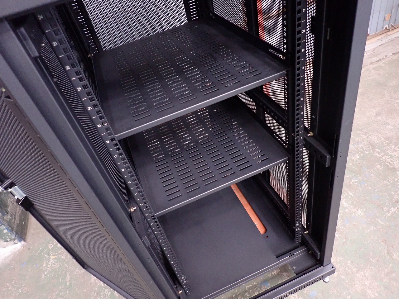 サーバーラック SANWA 100-SV002 サンワサプライ 19インチ 中型 24U