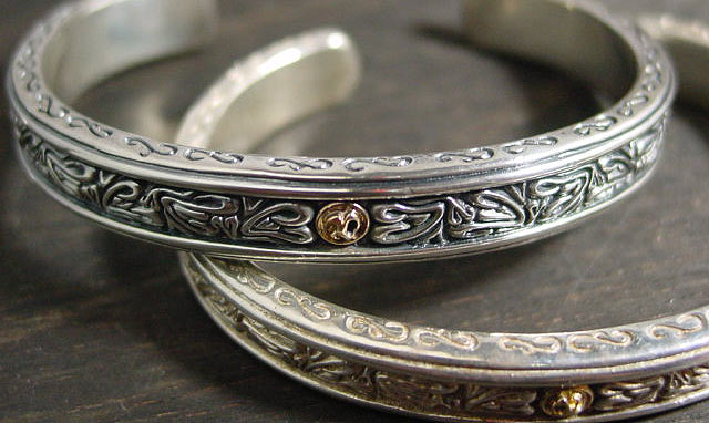 K-SMITH 唐草バングル 【細、ゴールドポイント付き】