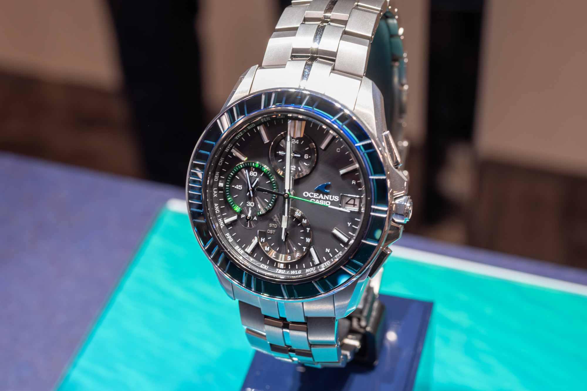 カシオ、船の航跡を表現した「江戸切子ベゼル」のオシアナス - Impress