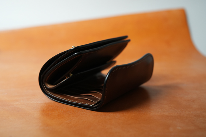 The legendary series “Full Shell Cordovan” is back.※こちらは海外の