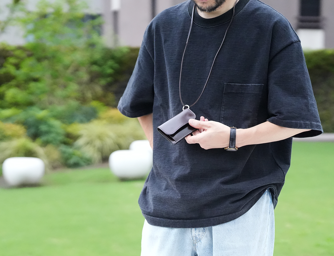 多機能コインケース・SADDLE PULL UP TONGUE (EYELET)についてのお話