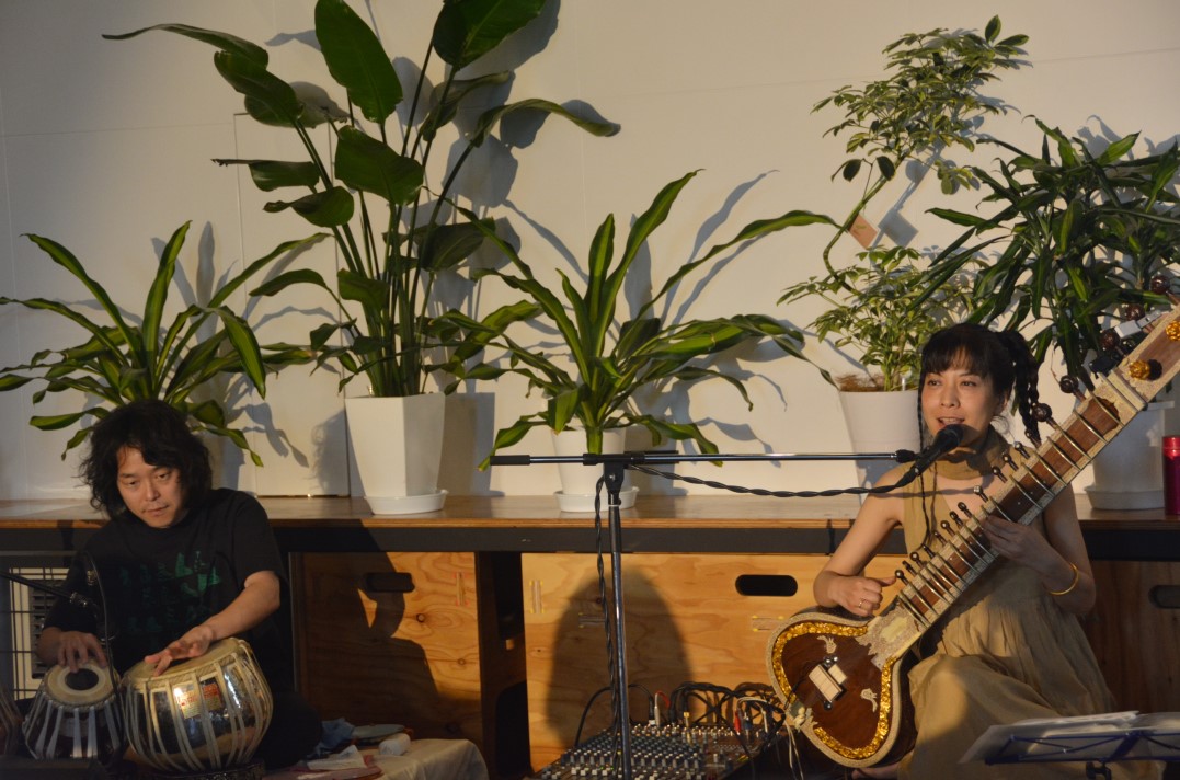 インドのシタールとタブラ歌生演奏会｜栗山煉瓦創庫くりふと - 栗山町