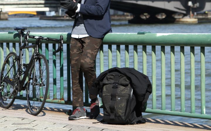 10秒で倍に膨らむバックパック｜TOKYOlife