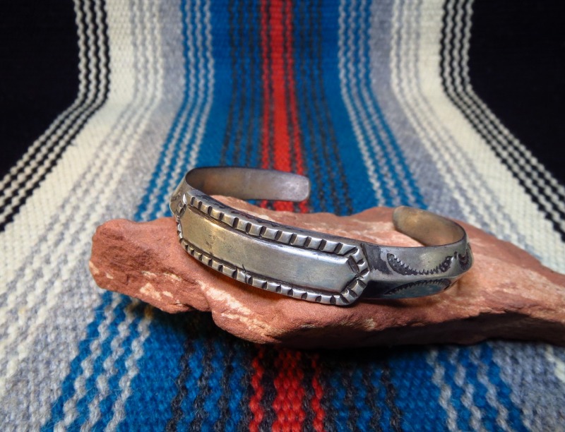 INDIAN JEWELRY LEATHER ARTS&CRAFTS Tah'bah TRADERS / Jonathan Day