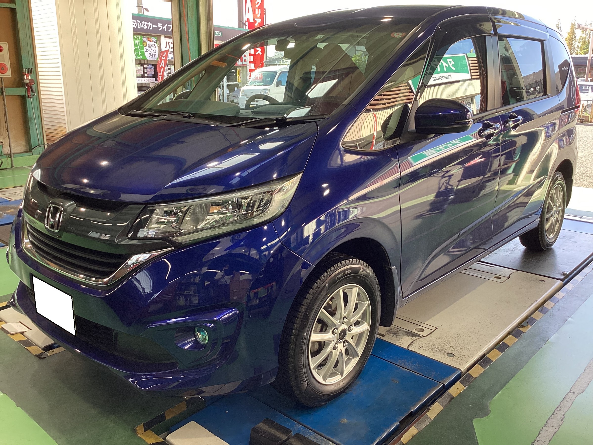 冬の準備はお済ですか！？ブリヂストンスタッドレス【BLIZZAK VRX3 185