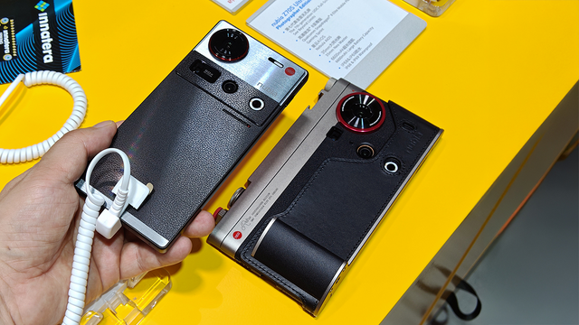 日本発売中のnubia Z70 Ultraにも変態カメラキットがあった（スマホ沼