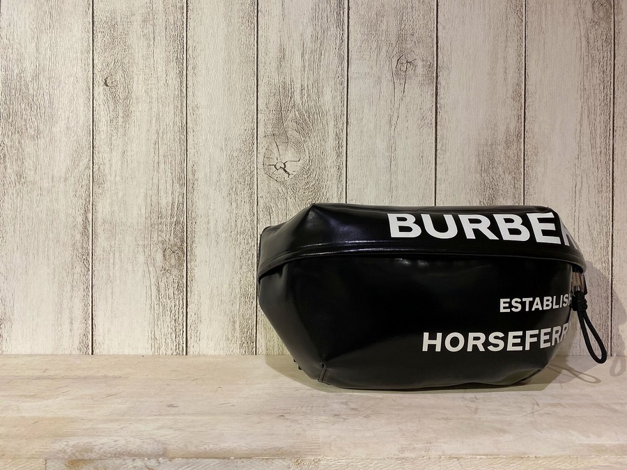 BURBERRY / バーバリー】ホースフェリープリント コーティング