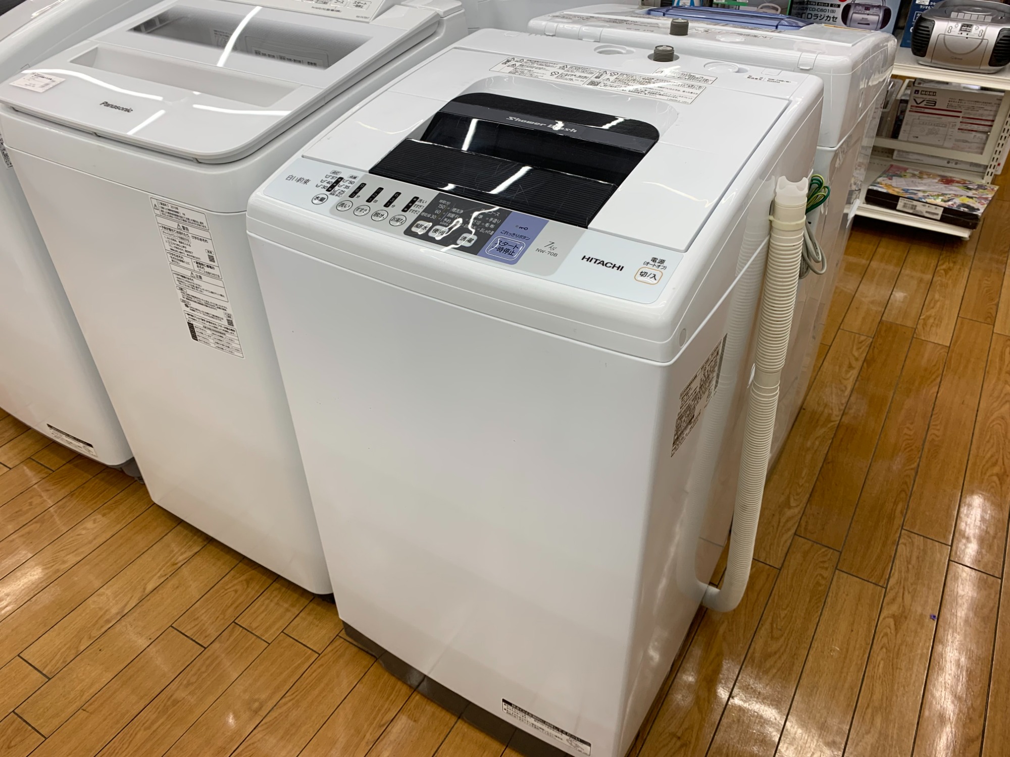 HITACHI(日立)の全自動洗濯機 NW-70B のご紹介です。