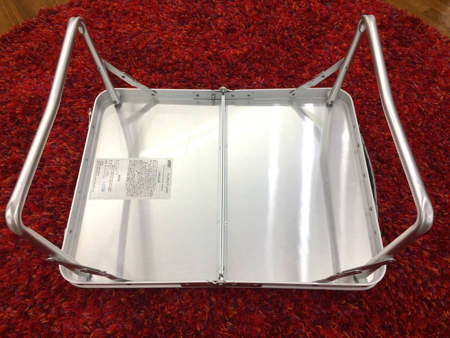 軽くてコンパクト！Coleman（コールマン）ミニアルミテーブル入荷