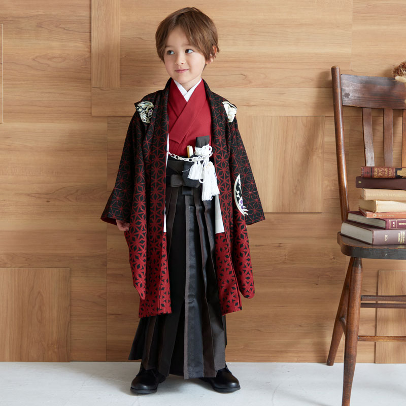 男児袴：BY104 【五歳】黒赤鷹の丸文×チャコール縞(BY130) 七五三男児