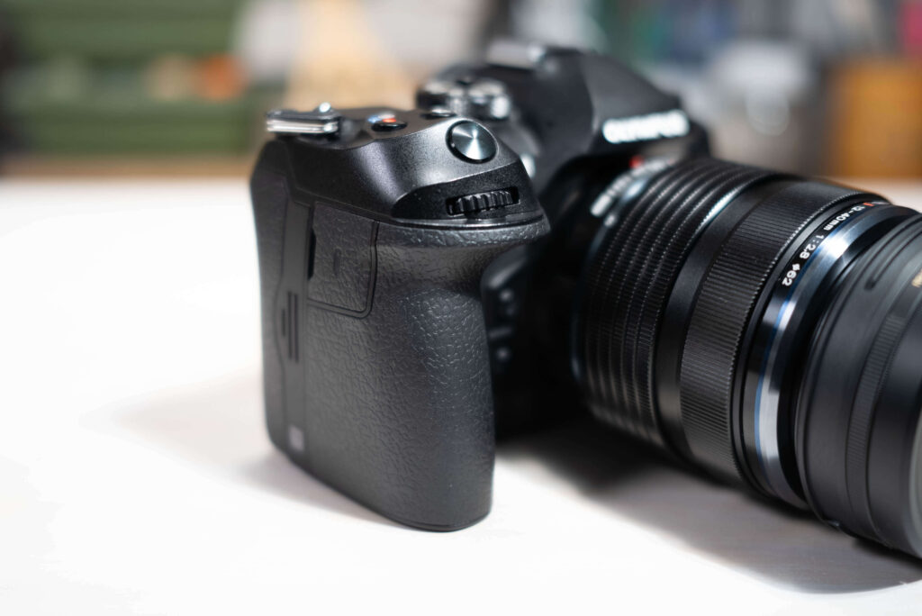 久しぶりのフォーサーズがすごく良くなっていて驚いた！OM SYSTEM OM-1