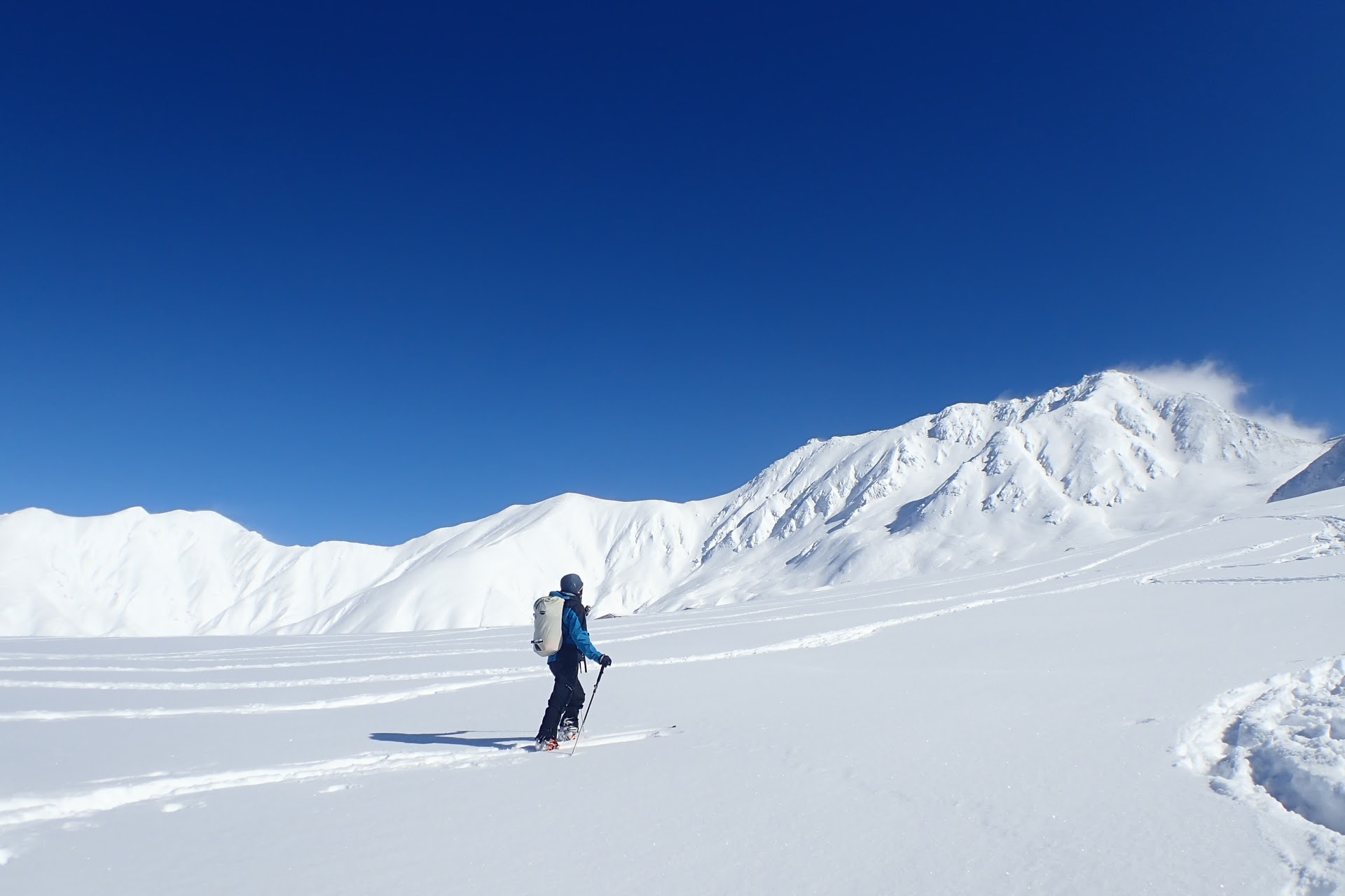 立山室堂でバックカントリースキー＆キャンプ